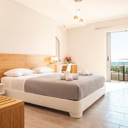 Sonar En El Mar Bed & Breakfast ฮีมาเรอ ภายนอก รูปภาพ